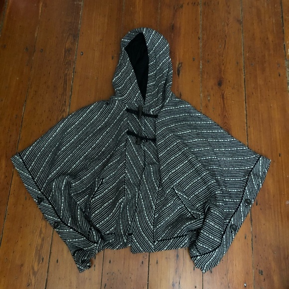 Forever 21 Jackets & Blazers - Forever21 poncho